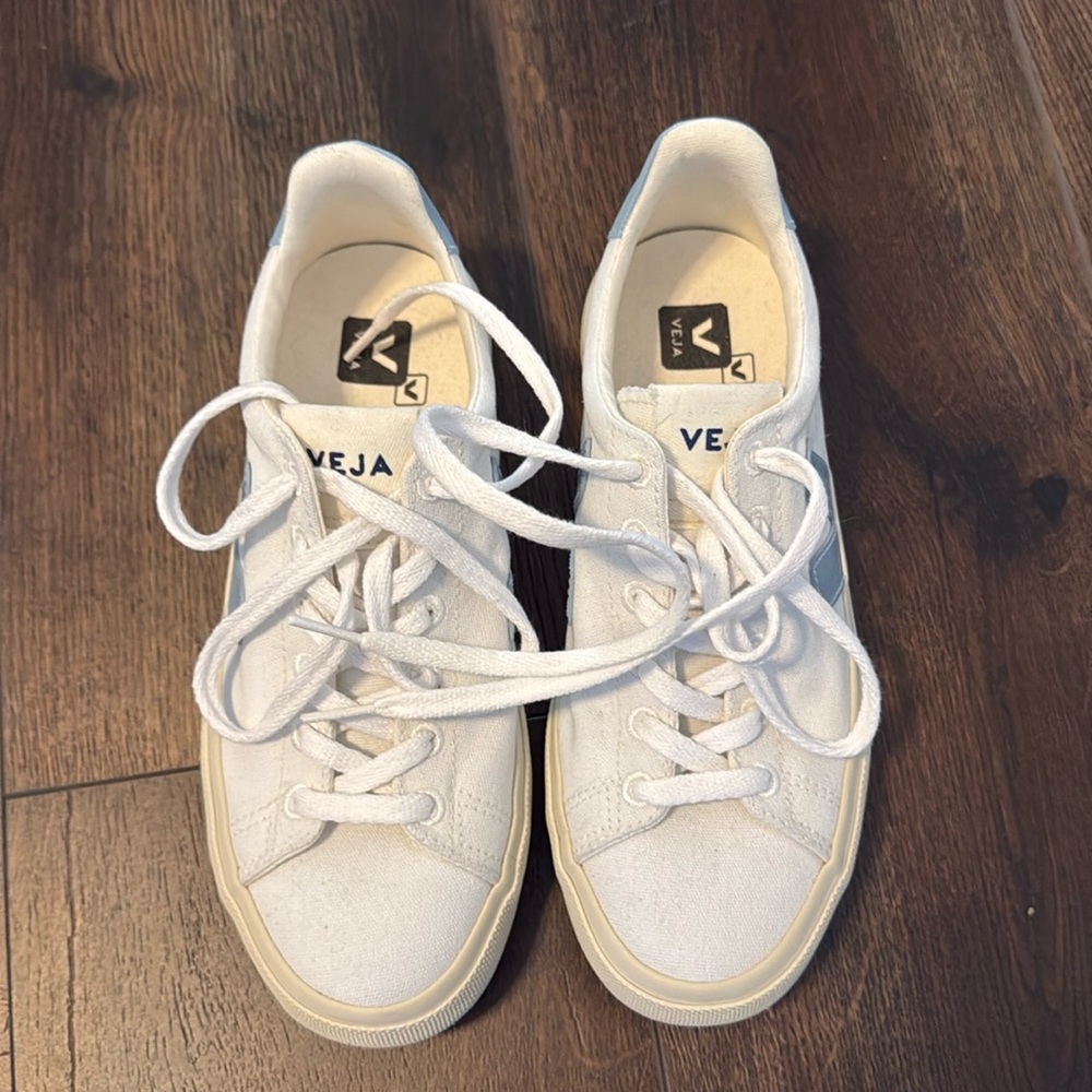 Never Worn VEjA Campo Canvas White Steel - US size 7
